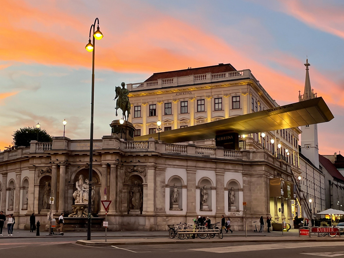 Die ALBERTINA bei Sonnenuntergang | Foto © ALBERTINA, Wien