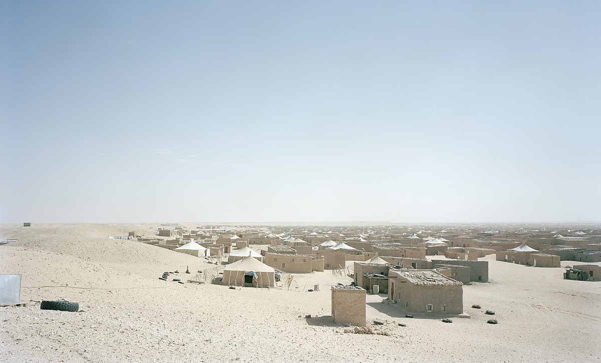Gregor Sailer | Smara II, Westsahara/Algeria, aus der Serie "Closed Cities", 2011 | C-Print | 60 x 100 cm | ALBERTINA, Wien - Erwerbung aus Mitteln der Galerienförderung des BMKÖS 2021