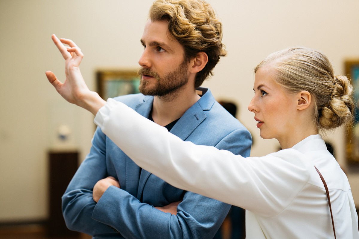 Paar im Museum | Foto © Marko Mestrovic