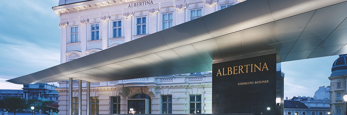 Außenansicht der Albertina von vorne. | Foto: Harald Eisenberger