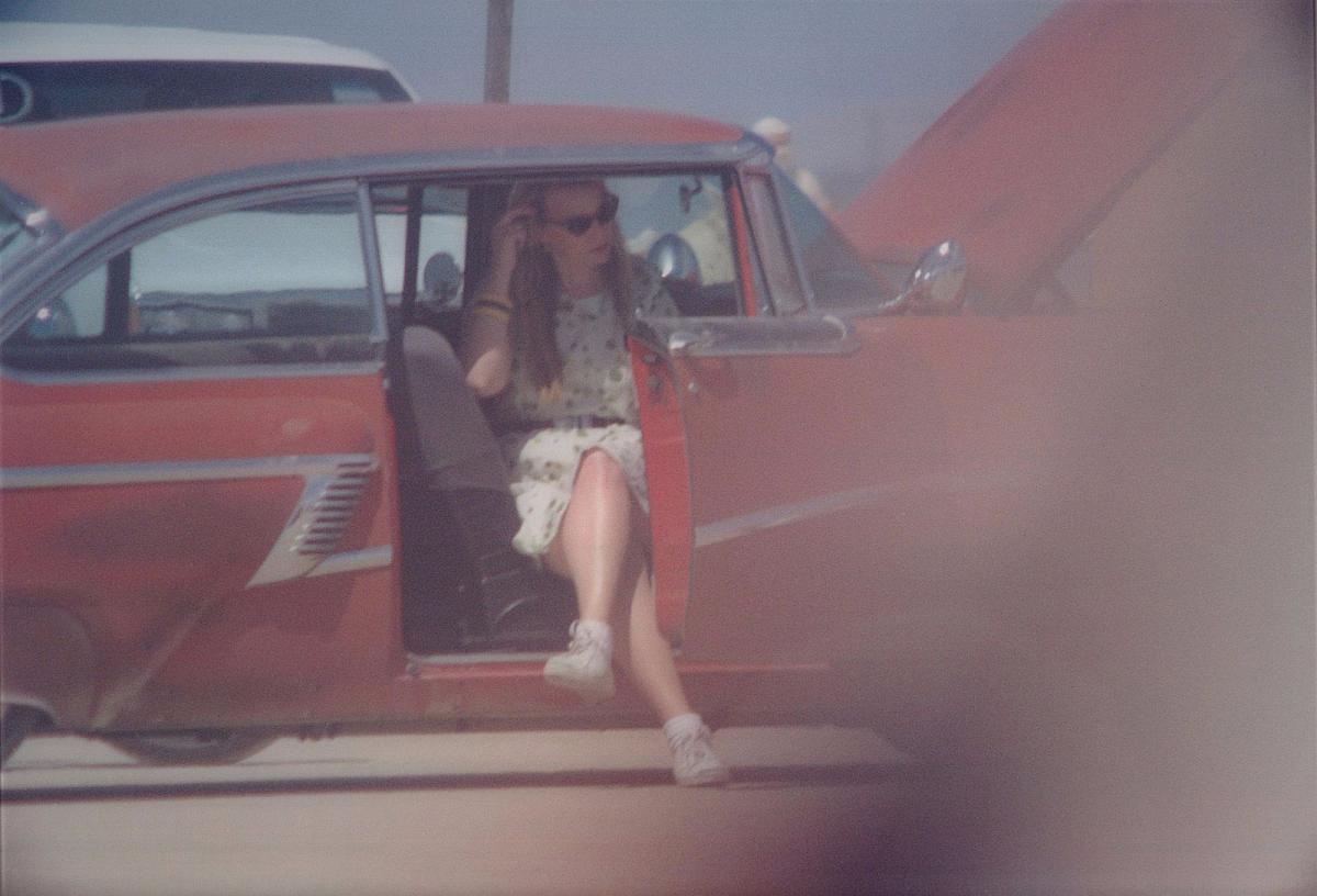 G.R.A.M. | Ohne Titel, aus: Paparazzi (L.A.), 1997 | C-Print, Diasec, 70 x 100 cm | Erworben aus den Mitteln der Galerieförderung des BMUKK von der Galerie Christine König, Wien | Albertina, Wien © G.R.A.M.