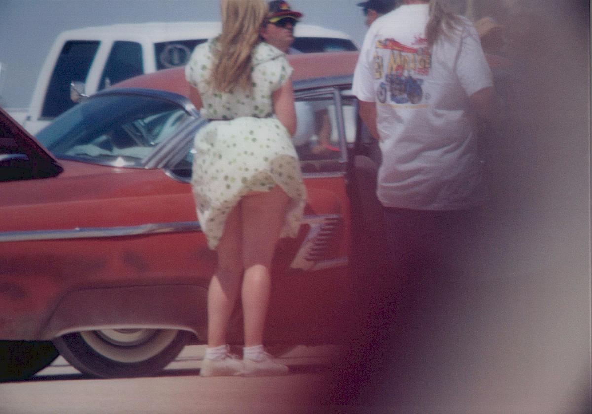 G.R.A.M. | Ohne Titel, aus: Paparazzi (L.A.), 1997 | C-Print, Diasec, 70 x 100 cm | Erworben aus den Mitteln der Galerieförderung des BMUKK von der Galerie Christine König, Wien | Albertina, Wien © G.R.A.M.