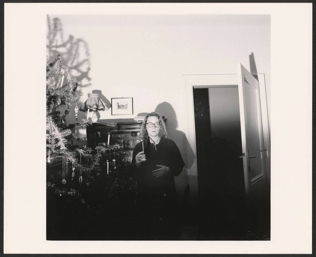 Christian Wachter | Ohne Titel ( aus der Serie "Acedia"), 12.1986 | Vintage-Print auf Barytpapier (von 6x6cm Negativ) | Darstellung: 36,1 × 36,1 cm Fotopapier: 40 × 49,6 cm (15 3/4 × 19 1/2 in.) | Albertina, Wien. Erwerbung aus Mitteln der Galerienförderung des BMUKK 2018 © Bildrecht, Wien, 2019